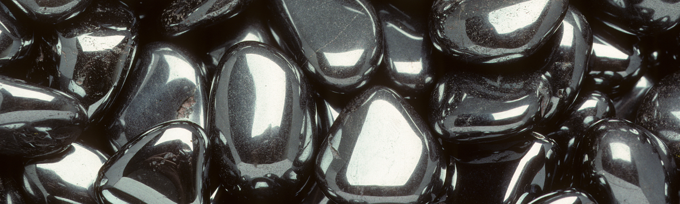 ⚙️ Hématite : Vertus, Utilisation, Purification et Lien Astrologique