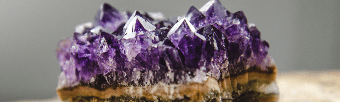 💜 Améthyste : Vertus, Utilisation, Purification et Lien Astrologique - Vibrasens Naturopathie