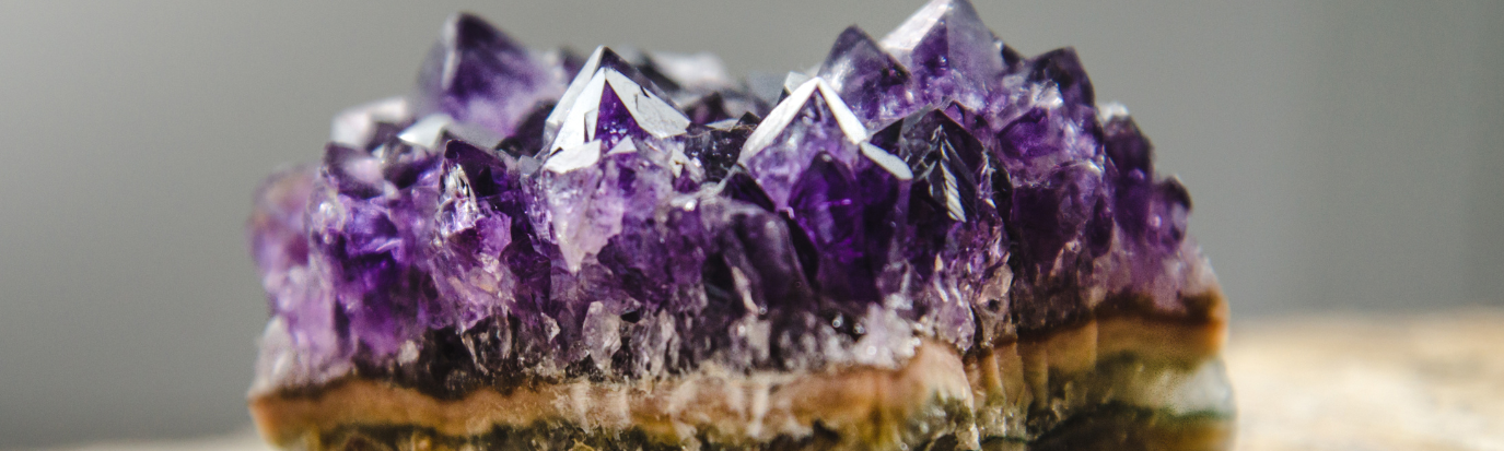 💜 Améthyste : Vertus, Utilisation, Purification et Lien Astrologique