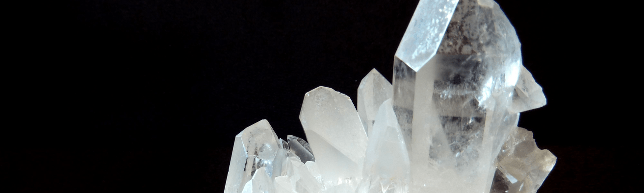 💎 Cristal de Roche : Vertus, Utilisation, Purification et Lien Astrologique - Vibrasens Naturopathie