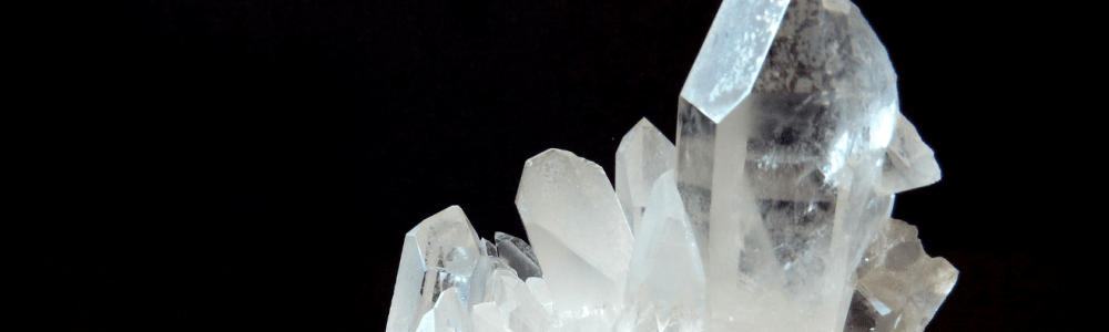 Cristal de roche : la pierre de la clarté - Vibrasens Naturopathie