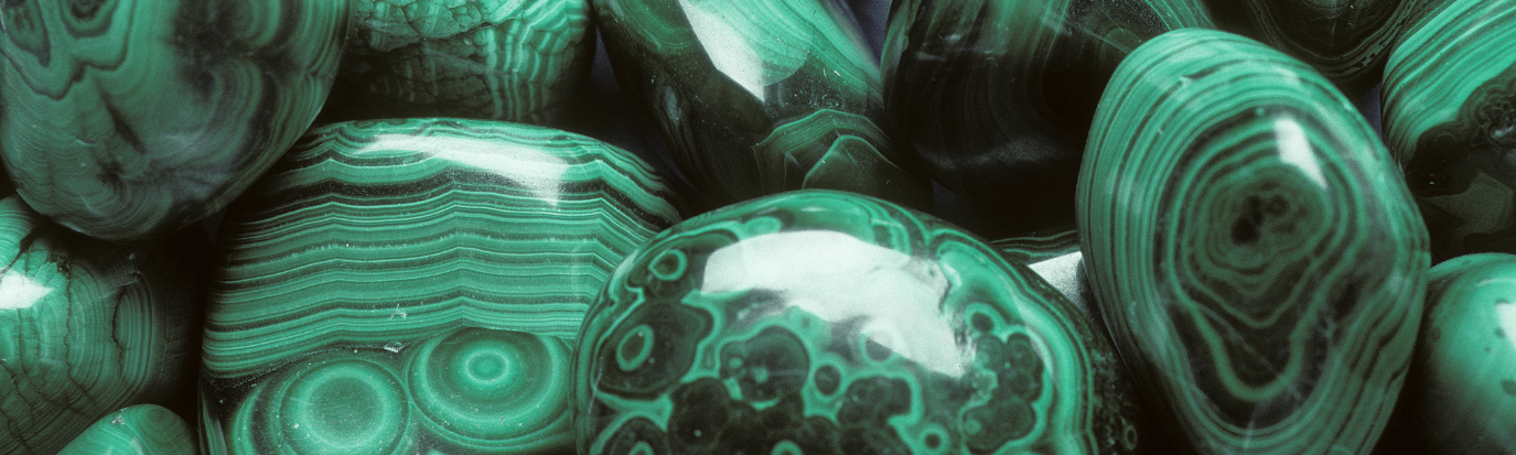 💚 Malachite : Vertus, Utilisation, Purification et Lien Astrologique html Copier Modifier - Vibrasens Naturopathie